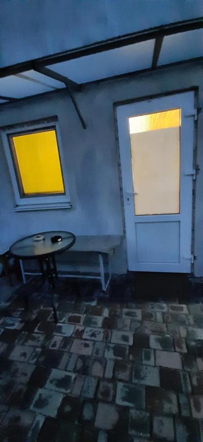 Дом С Удобствами Apartment Cherkasy Ngoại thất bức ảnh